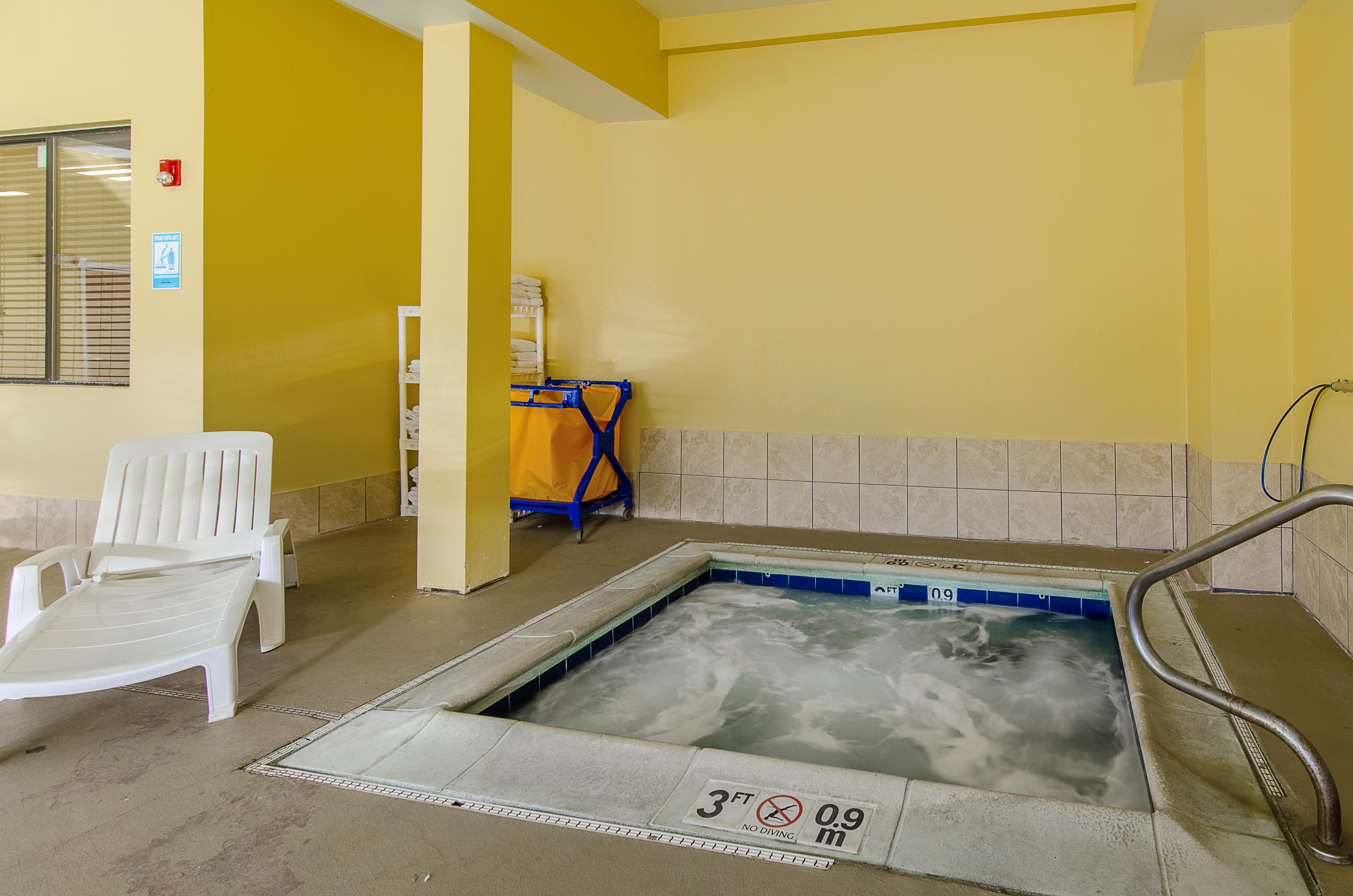 Comfort Suites Уитвил Екстериор снимка