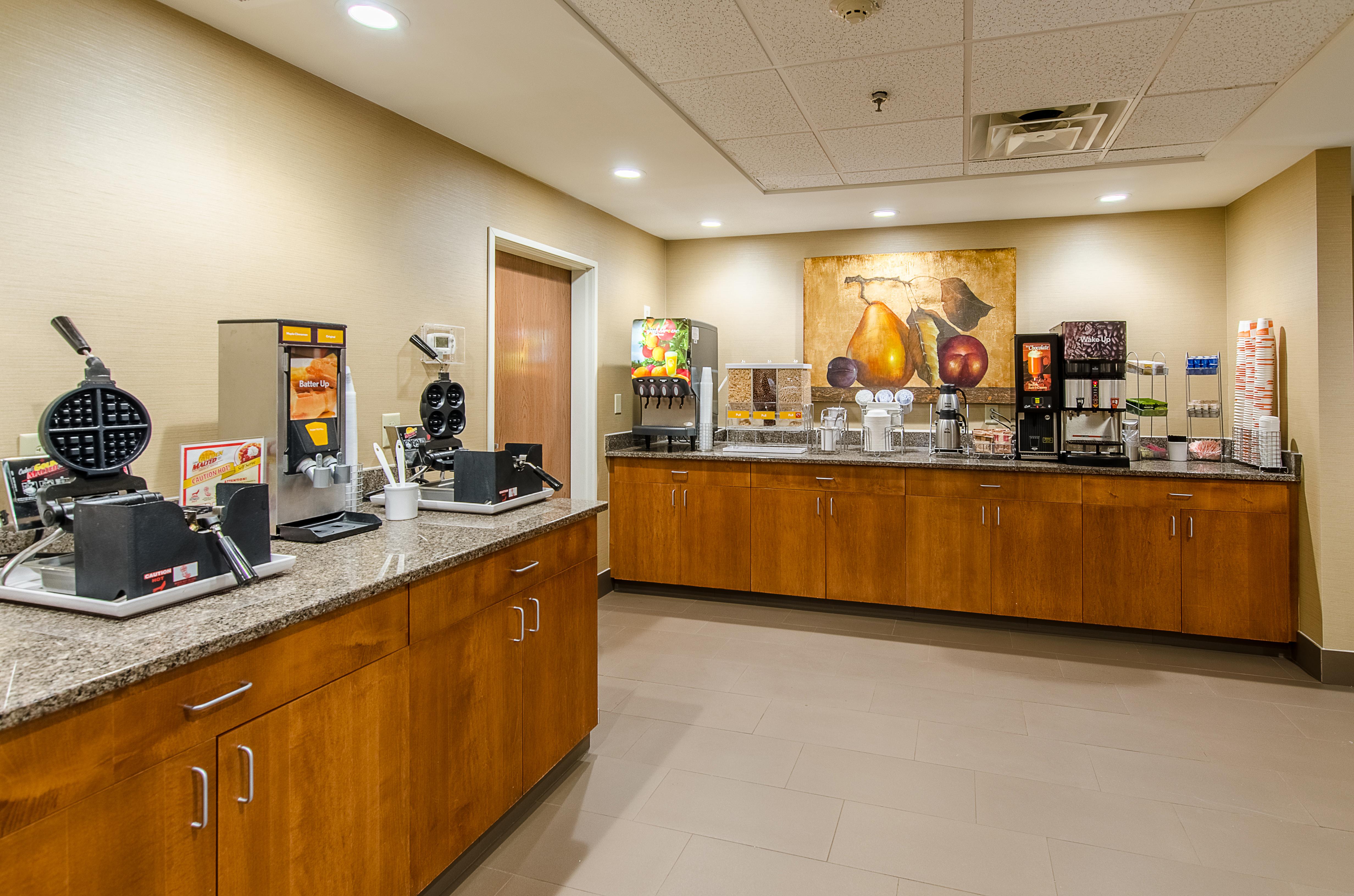 Comfort Suites Уитвил Екстериор снимка