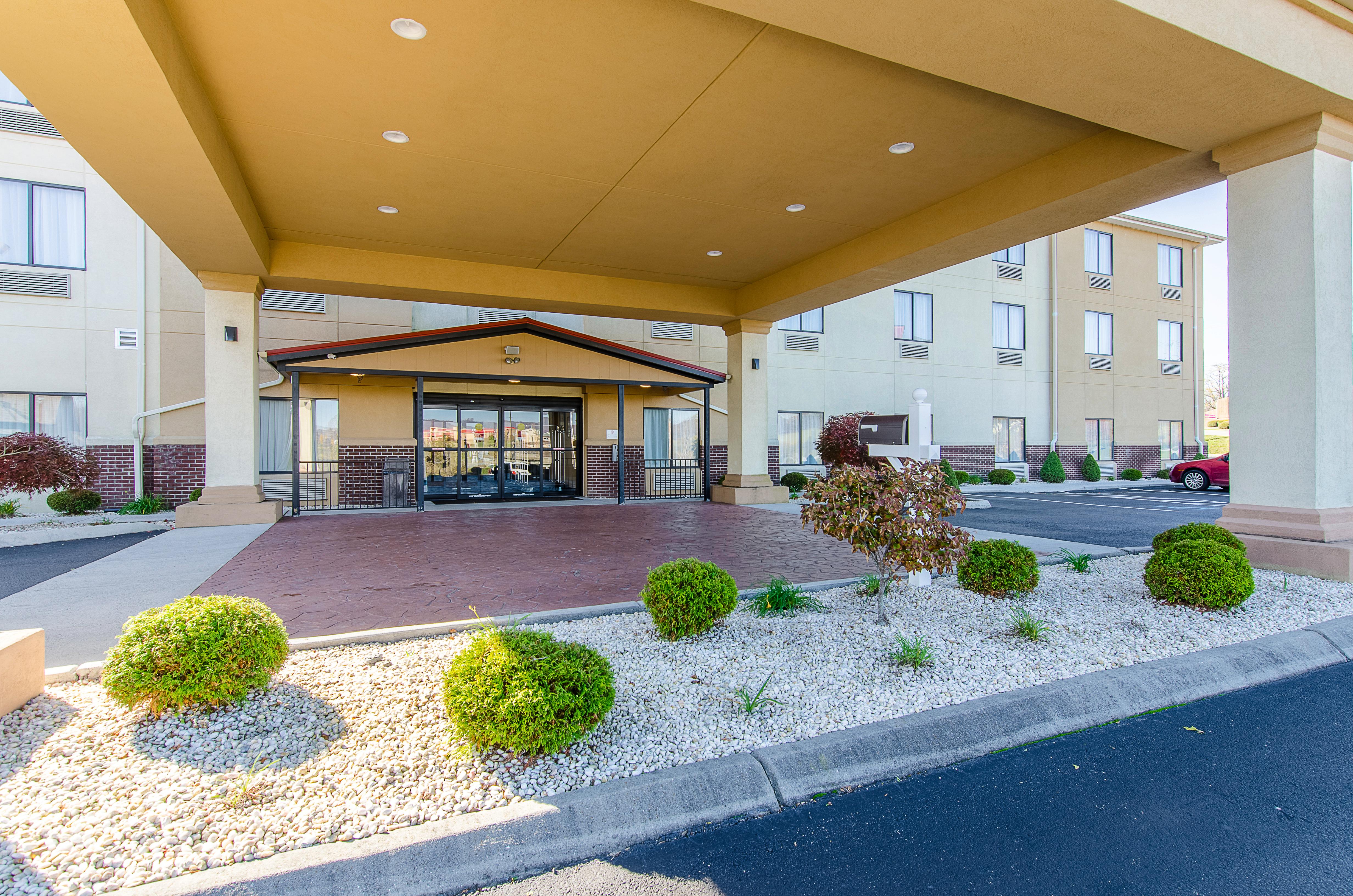 Comfort Suites Уитвил Екстериор снимка