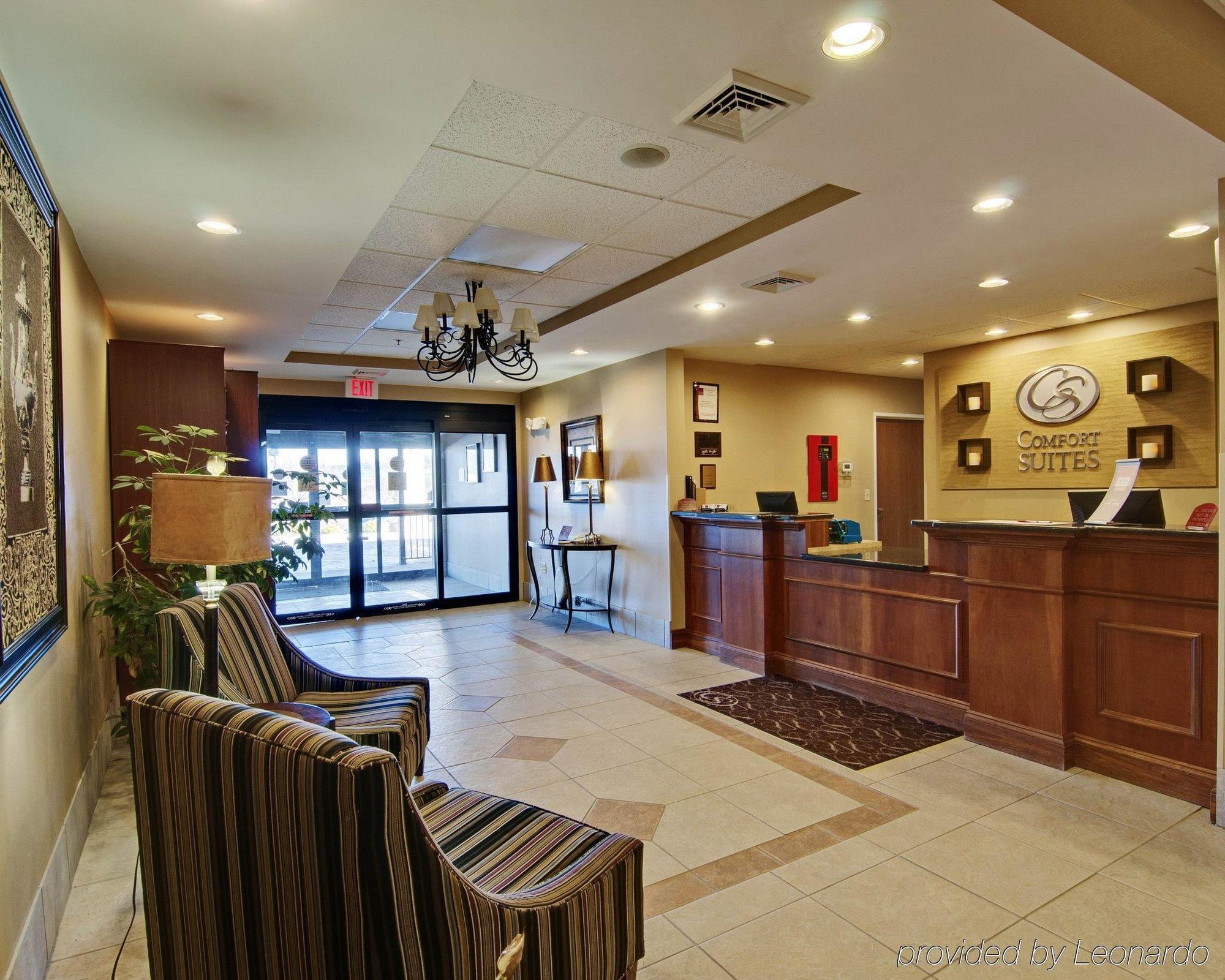 Comfort Suites Уитвил Екстериор снимка