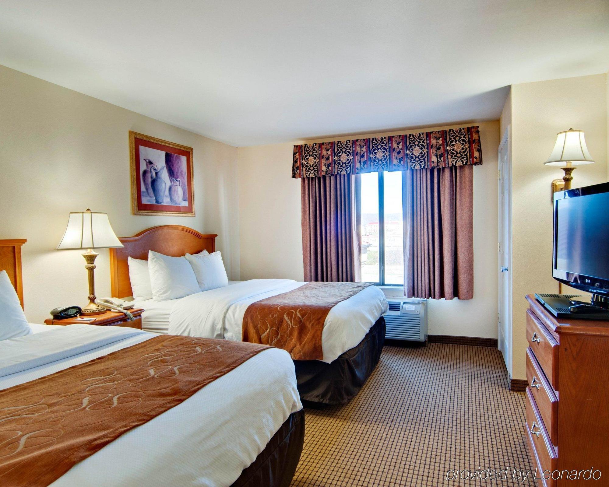 Comfort Suites Уитвил Екстериор снимка